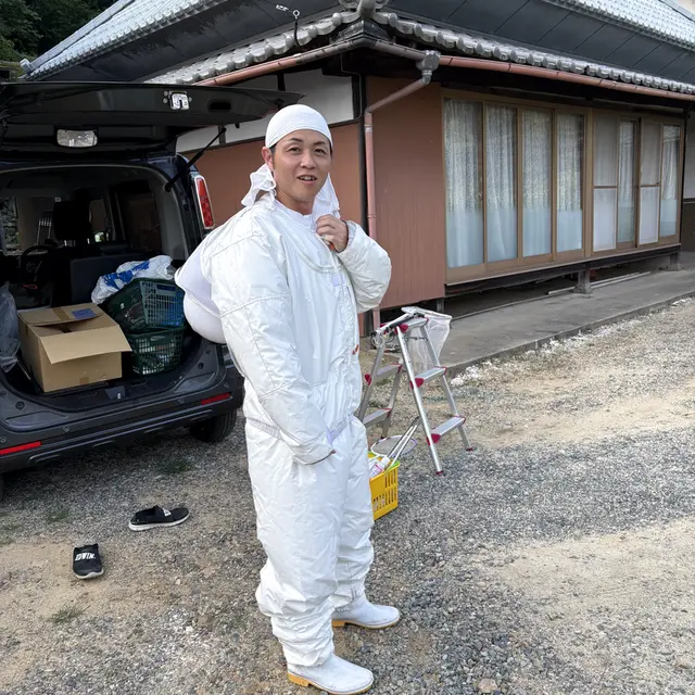 スズメバチ駆除をする仲間